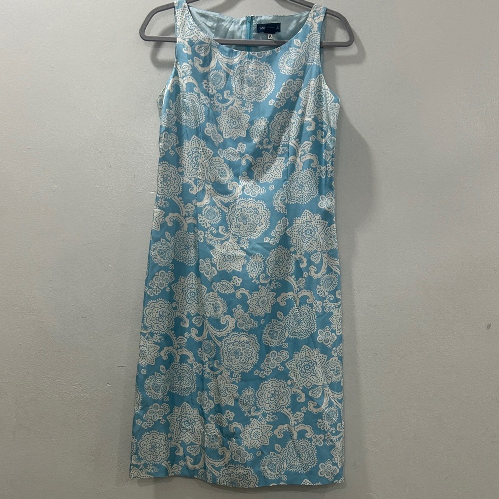 Ann Taylor Blue White Floral Silk Sleeveless Midi Sheath Dress Size 6